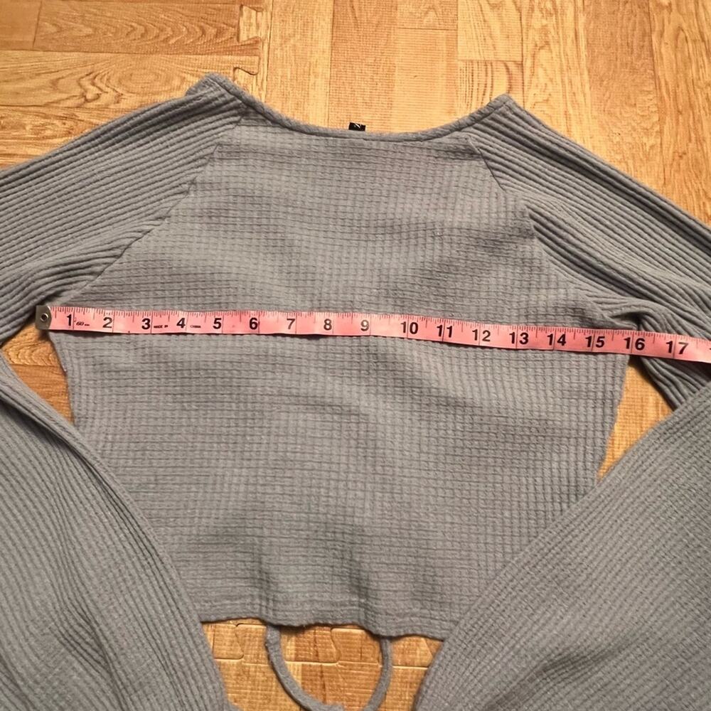 Zaful Bluish Gray Ruched Waffle Knit Crop Top Size Medium Boho Y2K - Picture 6 of 7